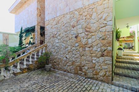 Casa para alugar com 697m², 6 quartos e 7 vagas Casa para alugar com 697m², 6 quartos e 7 vagasEntrada