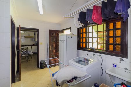 Casa para alugar com 697m², 6 quartos e 7 vagas Casa para alugar com 697m², 6 quartos e 7 vagasÁrea de Serviço