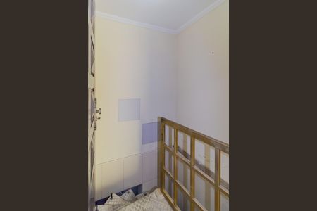 Casa para alugar com 697m², 6 quartos e 7 vagas Casa para alugar com 697m², 6 quartos e 7 vagasEscada da Garagem