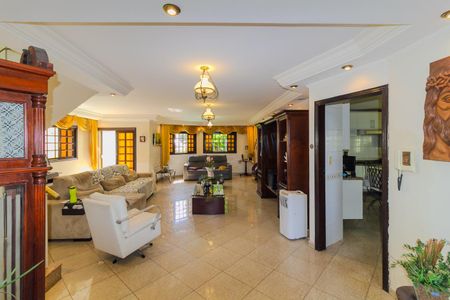 Sala de casa para alugar com 6 quartos, 697m² em Chácara Mafalda, São Paulo