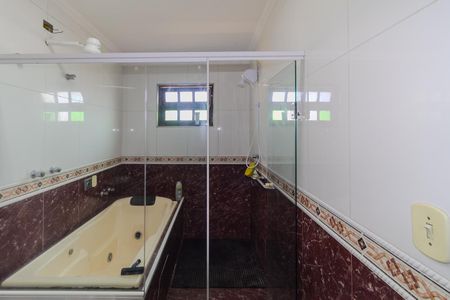 Casa para alugar com 697m², 6 quartos e 7 vagas Casa para alugar com 697m², 6 quartos e 7 vagasBanheiro da Suíte 1