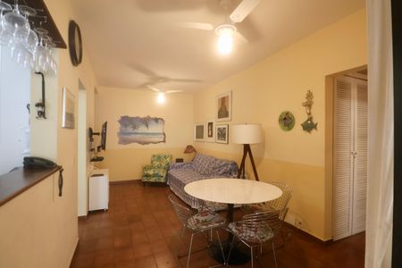 Sala de apartamento para alugar com 1 quarto, 74m² em Morro do Maluf, Guarujá