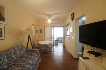 Sala de apartamento para alugar com 1 quarto, 74m² em Morro do Maluf, Guarujá