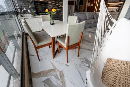 Apartamento à venda com 88m², 2 quartos e 2 vagas Apartamento à venda com 88m², 2 quartos e 2 vagasVaranda