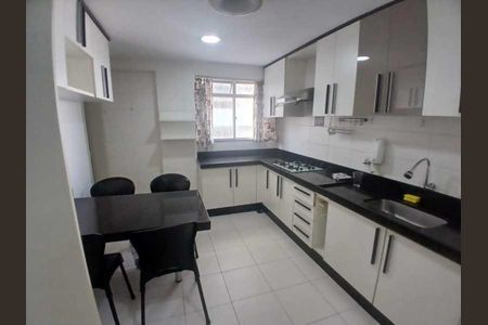 Apartamento à venda com 77m², 2 quartos e 1 vaga