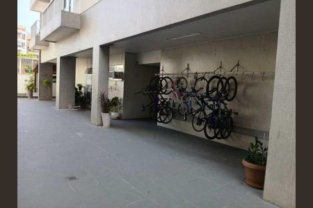 Apartamento à venda com 77m², 2 quartos e 1 vaga