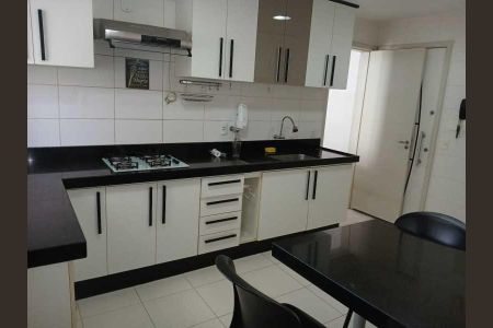 Apartamento à venda com 77m², 2 quartos e 1 vaga