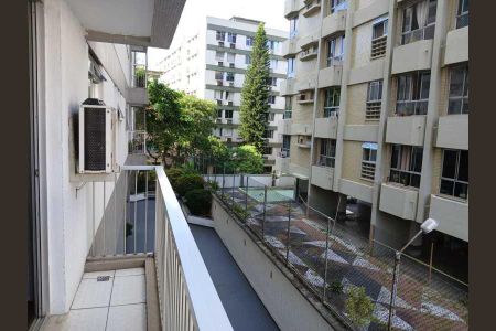 Apartamento à venda com 77m², 2 quartos e 1 vaga