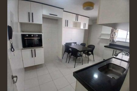 Apartamento à venda com 77m², 2 quartos e 1 vaga