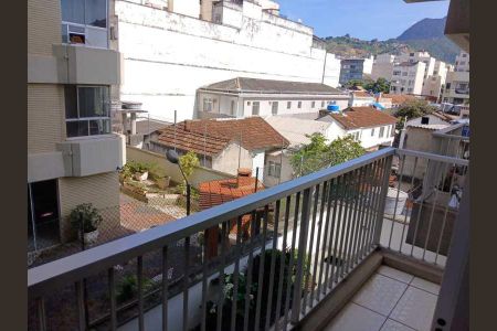 Apartamento à venda com 77m², 2 quartos e 1 vaga
