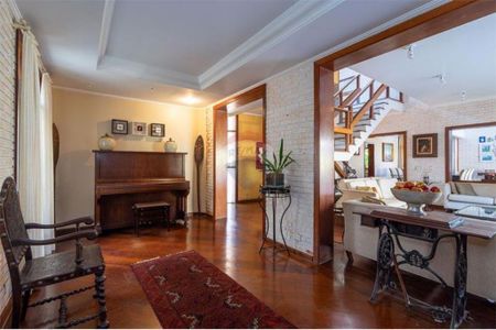 Casa à venda com 5 quartos, 433m² em Morada dos Pássaros, Barueri