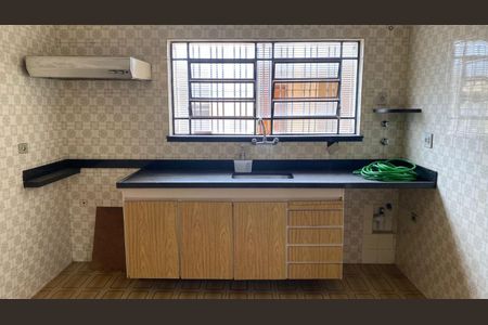 Casa à venda com 3 quartos, 145m² em Jardim Leonor Mendes de Barros, São Paulo