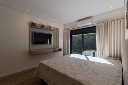 Casa à venda com 3 quartos, 305m² em Morada das Flores (Aldeia da Serra), Barueri