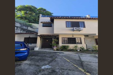 Casa de condomínio à venda com 106m², 3 quartos e 1 vaga
