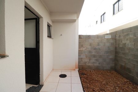 Casa para alugar com 65m², 2 quartos e 1 vagaÁrea de serviço 