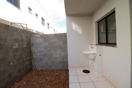Casa para alugar com 65m², 2 quartos e 1 vagaÁrea de serviço 