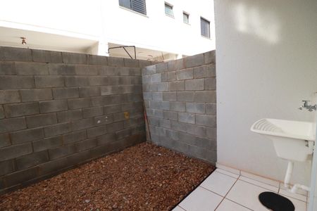 Casa para alugar com 65m², 2 quartos e 1 vagaÁrea de serviço 