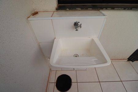 Casa para alugar com 65m², 2 quartos e 1 vagaÁrea de serviço 