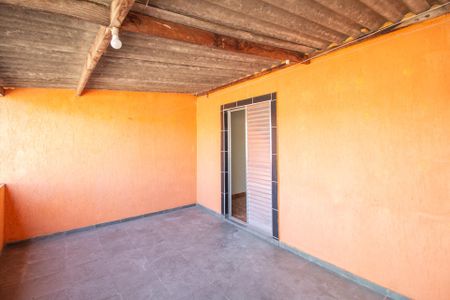 Casa para alugar com 90m², 2 quartos e 1 vagaSacada