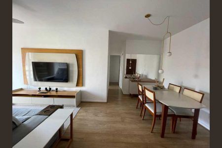 Apartamento à venda com 78m², 2 quartos e 1 vaga