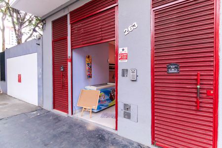 Studio para alugar com 30m², 1 quarto e sem vaga Studio para alugar com 30m², 1 quarto e sem vagaFachada