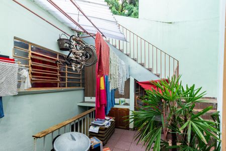 Casa para alugar com 162m², 2 quartos e 2 vagasQuintal dos Fundos