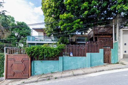 Casa para alugar com 162m², 2 quartos e 2 vagasFachada
