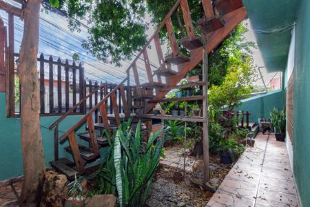 Casa para alugar com 162m², 2 quartos e 2 vagasQuintal Entrada