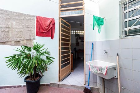 Casa para alugar com 162m², 2 quartos e 2 vagasQuintal dos Fundos