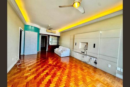 Apartamento à venda com 130m², 3 quartos e 1 vaga
