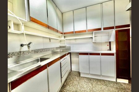 Apartamento à venda com 130m², 3 quartos e 1 vaga