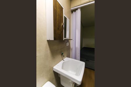 Banheiro de kitnet/studio para alugar com 1 quarto, 30m² em Mooca, São Paulo
