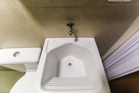Banheiro de kitnet/studio para alugar com 1 quarto, 30m² em Mooca, São Paulo