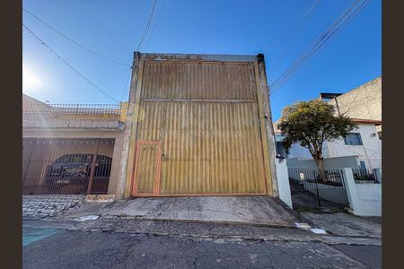 Casa para alugar com 300m², 4 quartos e 15 vagas Casa para alugar com 300m², 4 quartos e 15 vagasFachada
