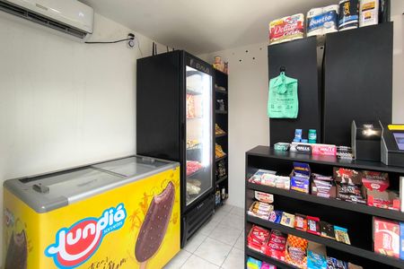 Apartamento para alugar com 64m², 2 quartos e 1 vagaÁrea comum - Mini Mercado