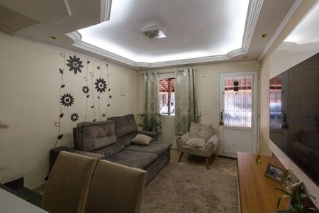 Sala de casa de condomínio para alugar com 2 quartos, 75m² em Jardim Adriana, Guarulhos