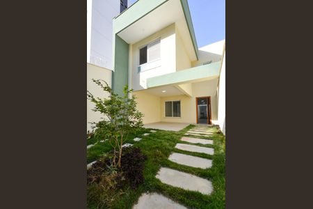 Entrada de casa à venda com 4 quartos, 160m² em Nova Floresta, Belo Horizonte