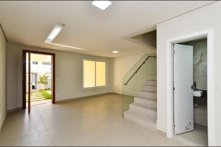 Sala de Estar de casa à venda com 4 quartos, 160m² em Nova Floresta, Belo Horizonte