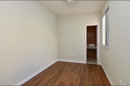 Suíte de casa à venda com 4 quartos, 160m² em Nova Floresta, Belo Horizonte