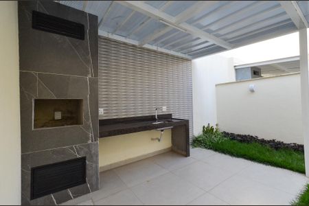 Área externa de casa à venda com 4 quartos, 160m² em Nova Floresta, Belo Horizonte