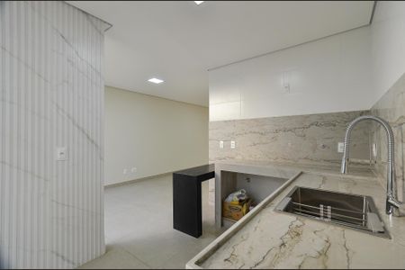 Cozinha de casa à venda com 4 quartos, 160m² em Nova Floresta, Belo Horizonte
