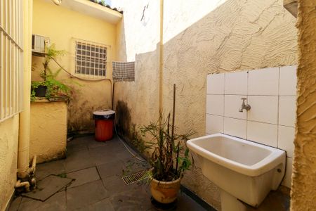 Casa para alugar com 141m², 2 quartos e 2 vagasQuintal