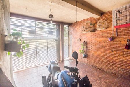 Casa à venda com 167m², 3 quartos e 1 vaga Casa à venda com 167m², 3 quartos e 1 vagaGaragem