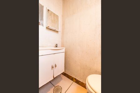 Casa à venda com 167m², 3 quartos e 1 vaga Casa à venda com 167m², 3 quartos e 1 vagaBanheiro