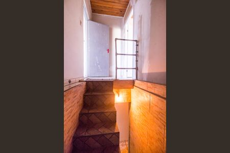 Casa à venda com 167m², 3 quartos e 1 vaga Casa à venda com 167m², 3 quartos e 1 vagaEscada