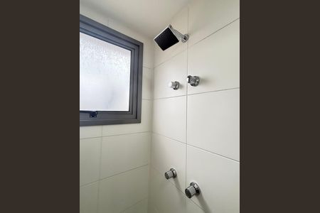 Apartamento para alugar com 69m², 2 quartos e 1 vaga Apartamento para alugar com 69m², 2 quartos e 1 vagaBanheiro da Suíte