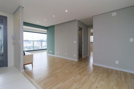 Sala de apartamento para alugar com 2 quartos, 69m² em Santo Amaro, São Paulo