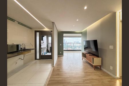 Sala de apartamento para alugar com 2 quartos, 69m² em Santo Amaro, São Paulo