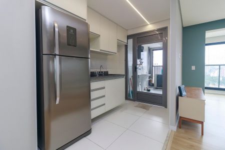 Cozinha de apartamento para alugar com 2 quartos, 69m² em Santo Amaro, São Paulo