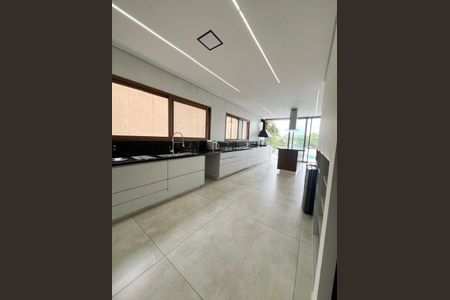 Casa à venda com 418m², 4 quartos e 4 vagas
